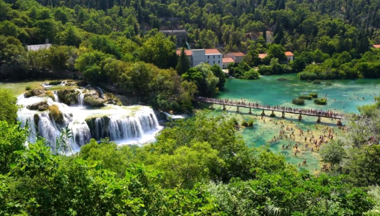 Sunny Holiday House With Pool Kaštela エクステリア 写真