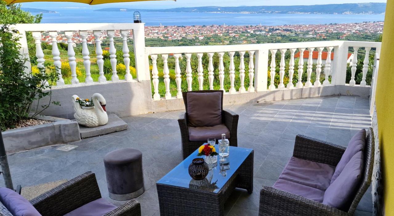 Sunny Holiday House With Pool Kaštela エクステリア 写真