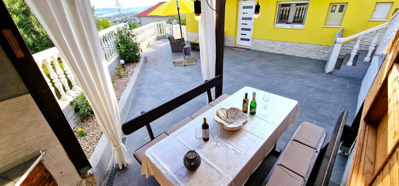 Sunny Holiday House With Pool Kaštela エクステリア 写真