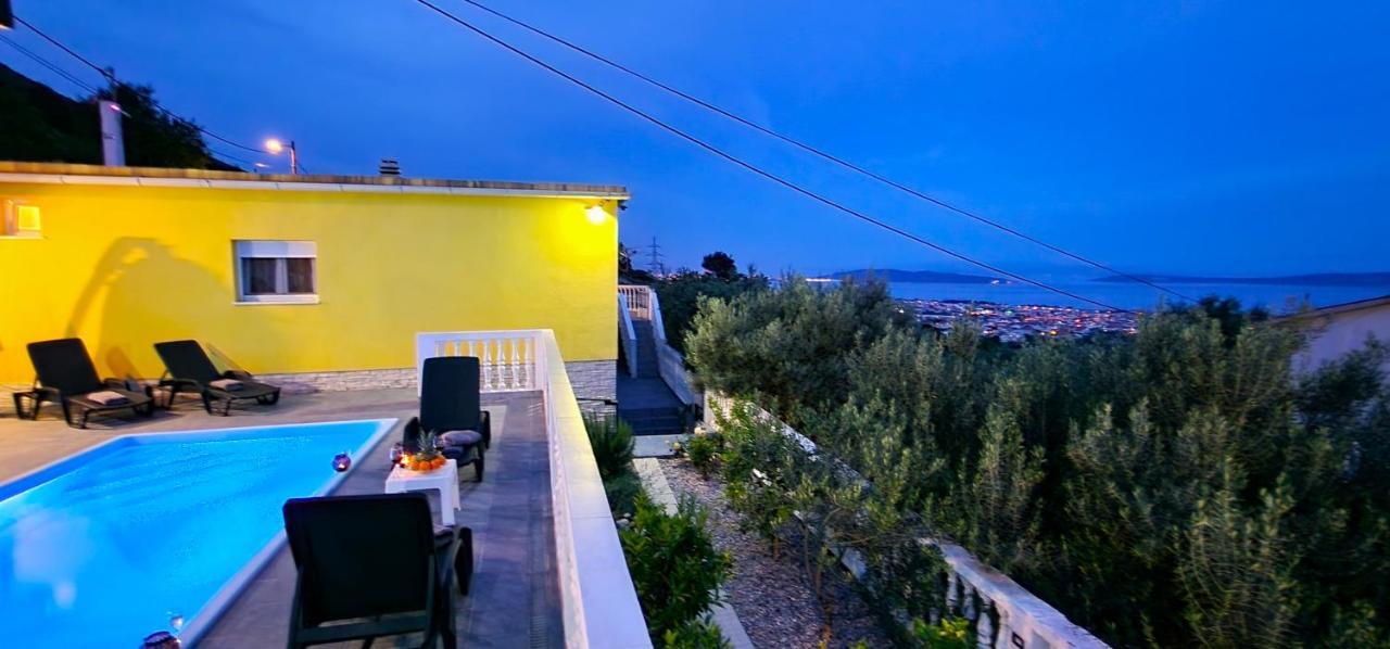 Sunny Holiday House With Pool Kaštela エクステリア 写真