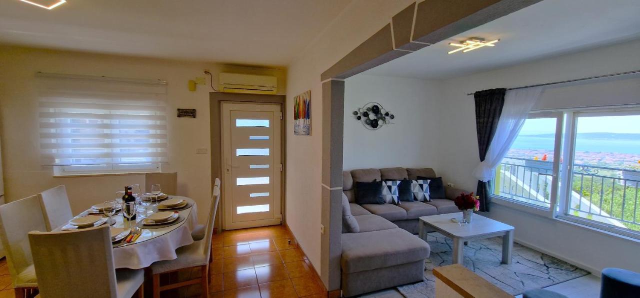 Sunny Holiday House With Pool Kaštela エクステリア 写真